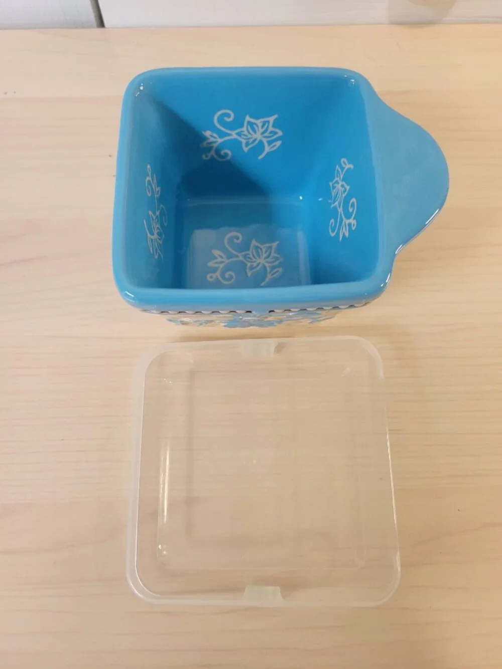 TEMP-TATIONS Floral Lace Basketweave Blue 10 oz Square Ramekin Baker w/ Lid EUC